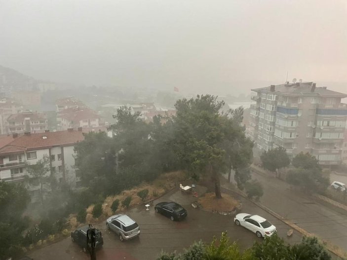 Bursa'da yağmur hayatı olumsuz etkiledi