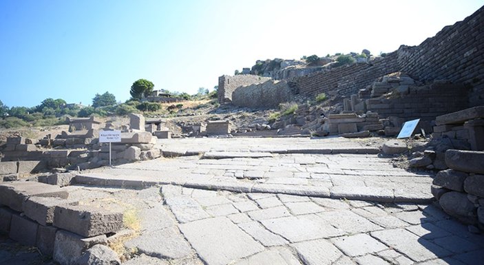 Çanakkale'deki Assos kazısında Roma çeşmesi kalıntılarına ulaşıldı