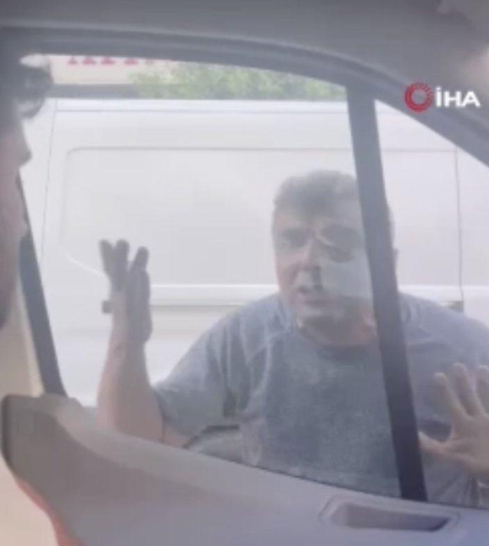 Zeytinburnu’nda kaza yapan şoför, araç sürücüsüne saldırdı