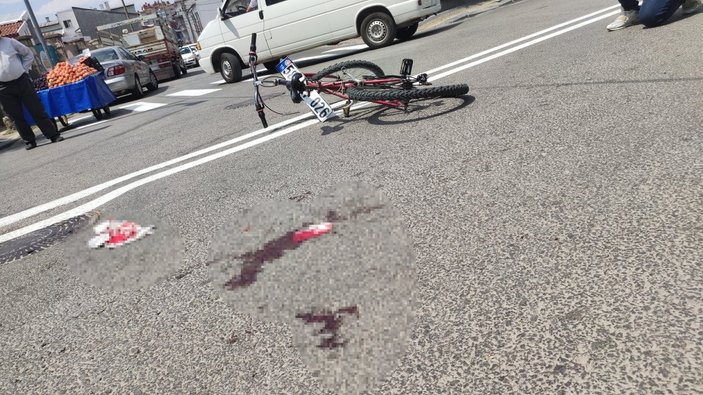 Sivas'ta yaya geçidinden geçen bisikletli çocuğa araba çarptı