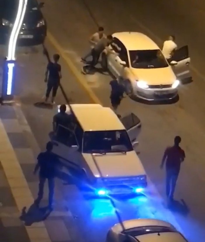 Ankara'da, bıçaklı ve silahlı kavga anları kamerada