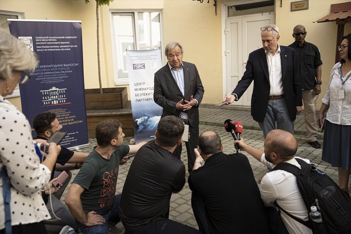 Antonio Guterres, Lviv'de Vladimir Zelensky ile görüştü