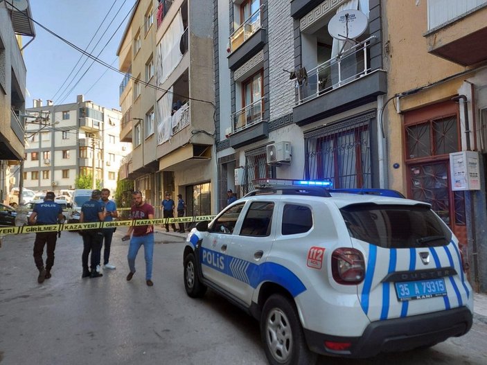 İzmir'de, boşanma aşamasındaki eşine ve ailesine kurşun yağdırdı