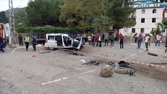 Trabzon'da birkaç gün önce evlenen çifti kaza ayırdı