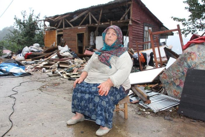 Trabzon'da eşyalı evleri yıkılan aile mağdur oldu