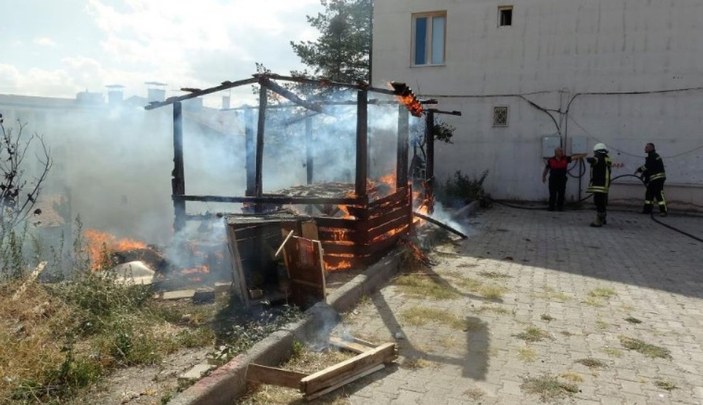 Tokat'ta çocukların ateşle oyunu yangın çıkardı
