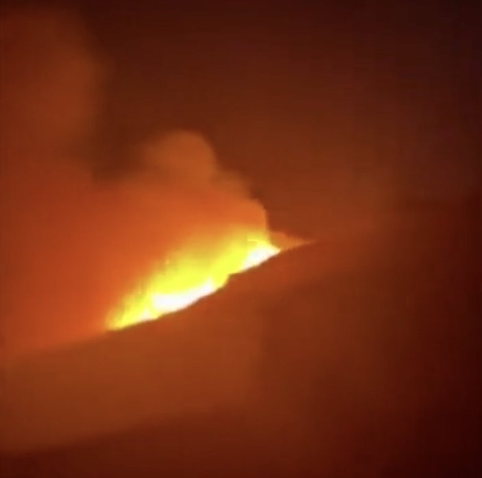 İtalya'nın Pantelleria adasında orman yangını çıktı