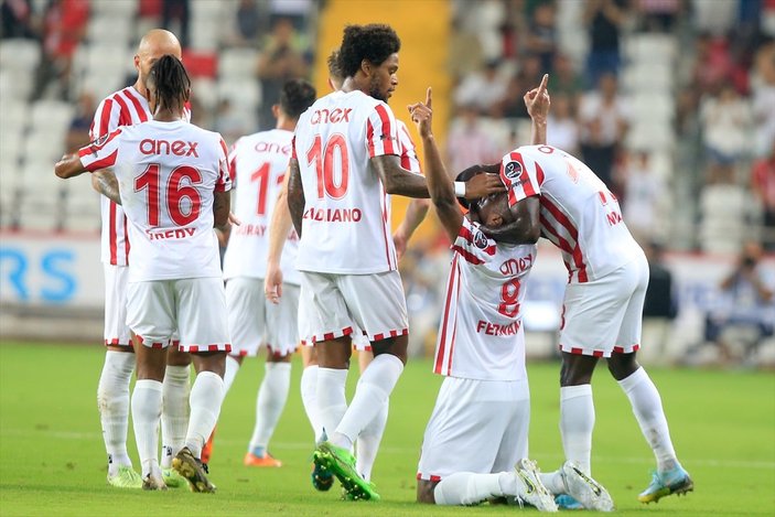 Antalyaspor, Trabzonspor'u 5-2 mağlup etti