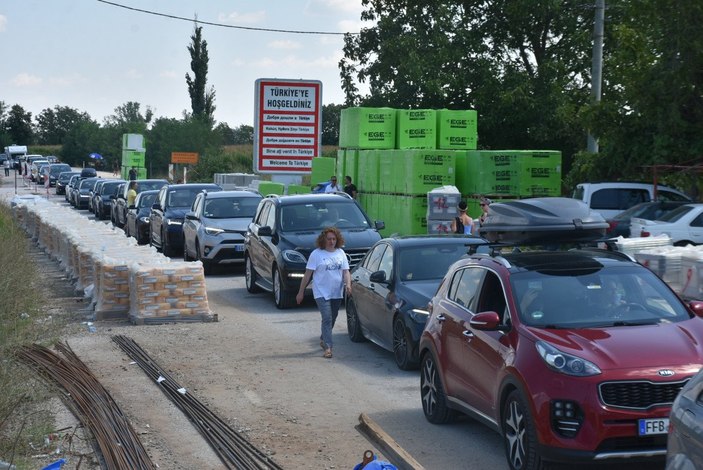 Sınır kapılarından 1 milyon 872 bin gurbetçi geldi