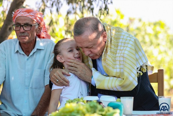 Cumhurbaşkanı Erdoğan, kuru üzüm taban fiyatını açıkladı