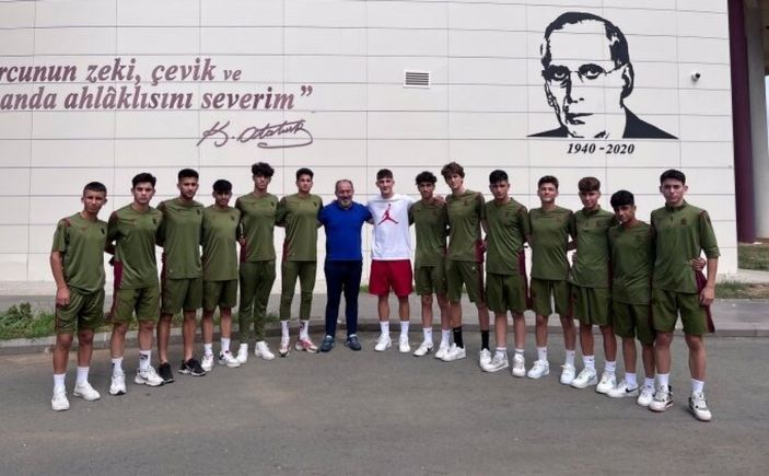 Ahmetcan Kaplan, altyapıdaki gençlerle vedalaştı