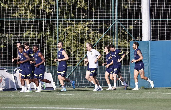 Fenerbahçe'de Joao Pedro takımla çalışmalara başladı