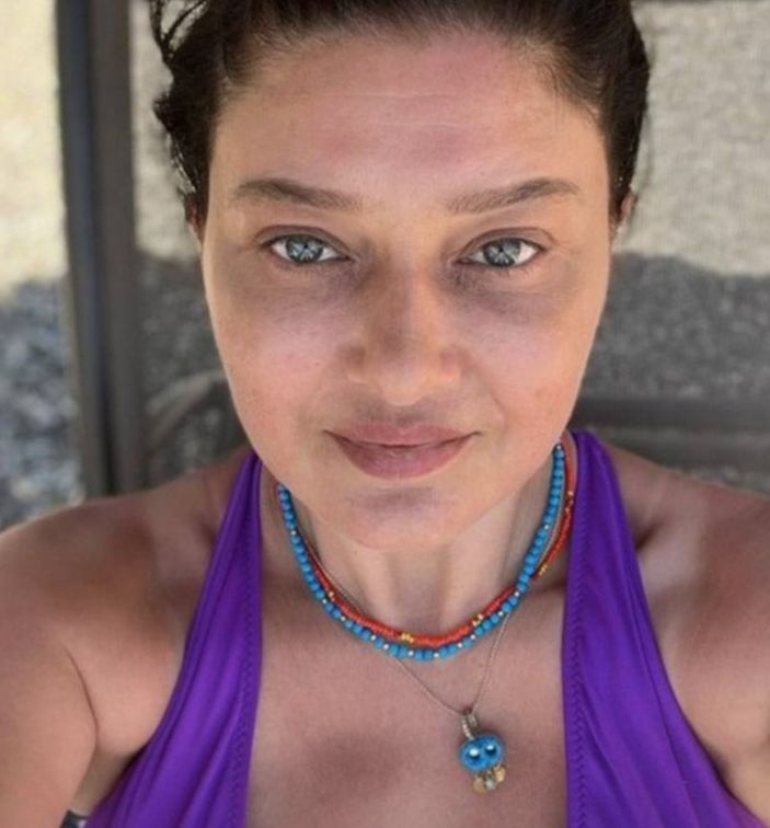 Nurgül Yeşilçay mor bikinisiyle yürek hoplattı! 'Şarap gibi kadın'