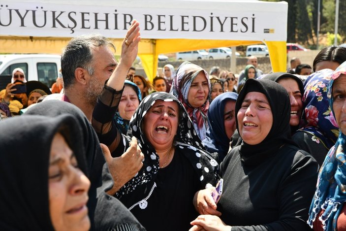 Gaziantep'teki kazada hayatını kaybedenler son yolculuğuna uğurlandı