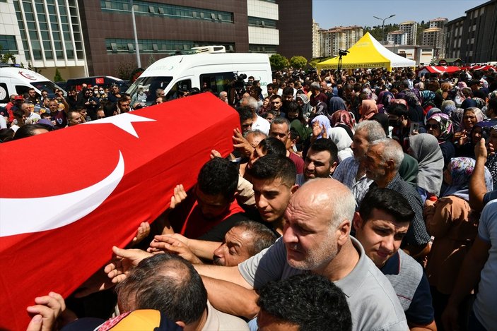 Gaziantep'teki kazada hayatını kaybedenler son yolculuğuna uğurlandı