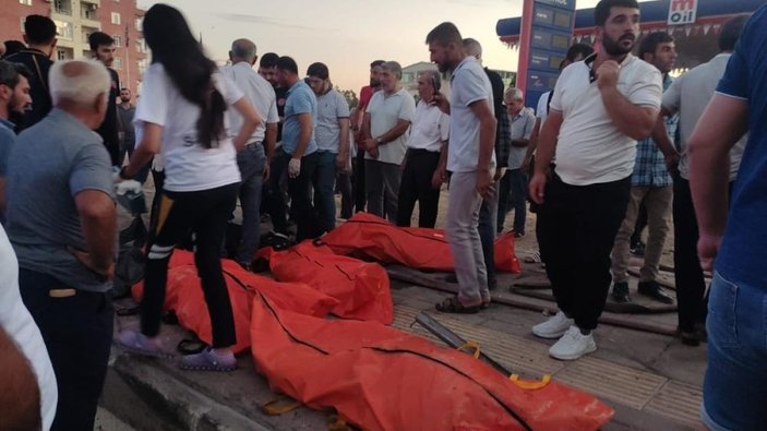 Mardin’deki kazada hayatını kaybeden 20 kişi son yolculuğuna uğurlandı