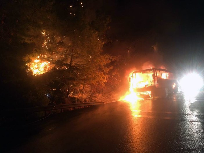 Muğla’da yolcu otobüsü yandı, 38 yolcu kurtarıldı