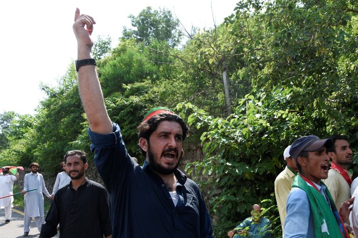 Pakistan'da İmran Han'ın gözaltına alınmasını engelleyici karar çıktı