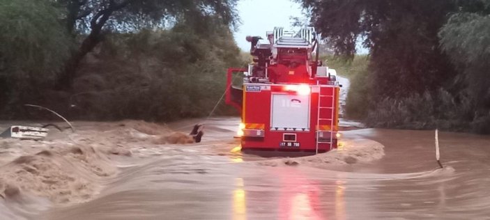 Çanakkale'de sulara kapılmaktan son anda kurtarıldı