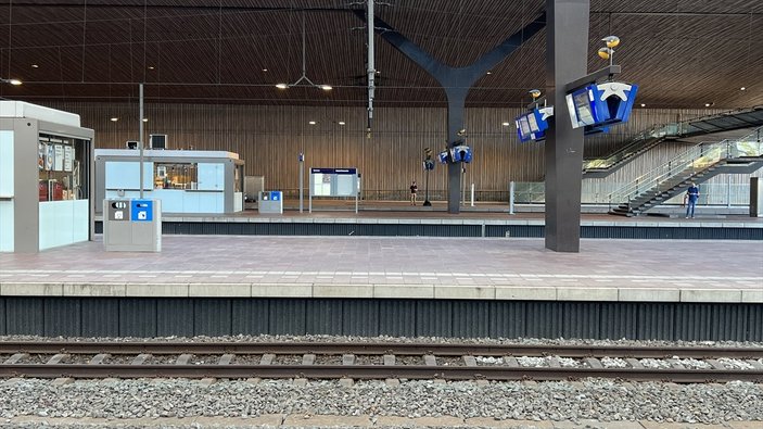 Hollanda'da demir yolu çalışanları iş bıraktı