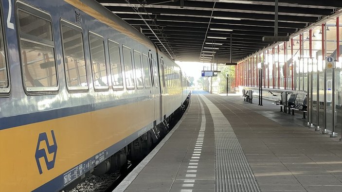 Hollanda'da demir yolu çalışanları iş bıraktı