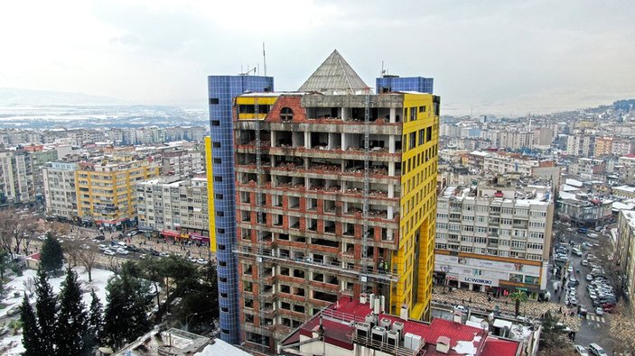 Dünyanın en saçma binasının yıkım süresi aşıldı: Günlük 1.984 TL ceza kesildi