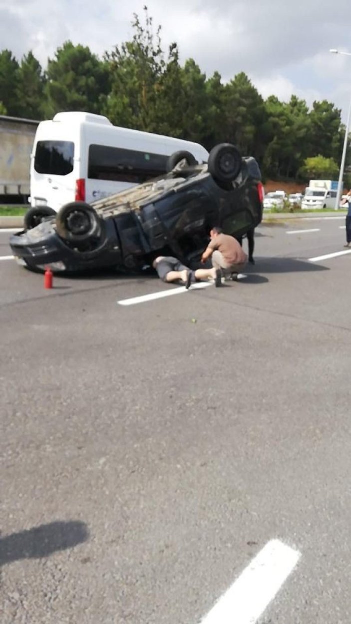 Sultanbeyli’de sürüş eğitimi alanında kaza: Otomobil takla attı