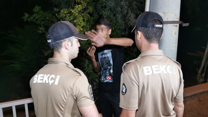 Aksaray’da polisi dövdürmek isteyen ehliyetsiz sürücü serbest kaldı