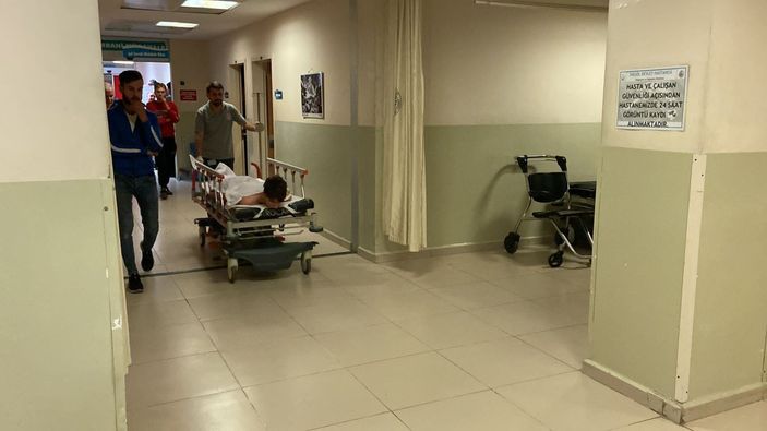 i Bursa'da sigarası yok diye önce dövdüler, sonra bıçakladılar