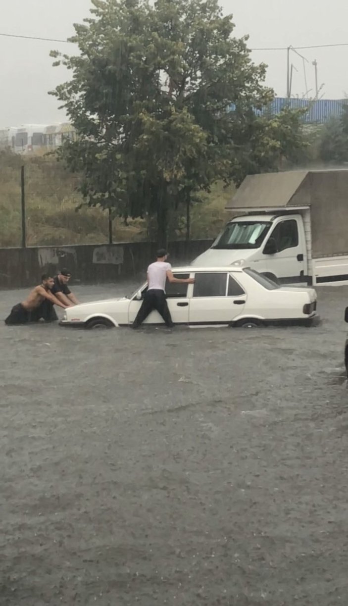 AKOM uyardı: İstanbul'a yağmur ve dolu geliyor