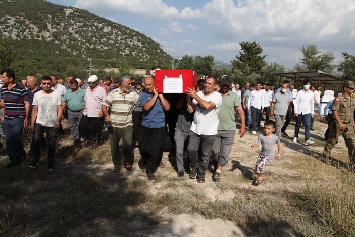 Balık tutmak için gittiği barajda boğulan uzman çavuş toprağa verildi