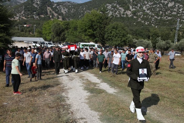 Balık tutmak için gittiği barajda boğulan uzman çavuş toprağa verildi