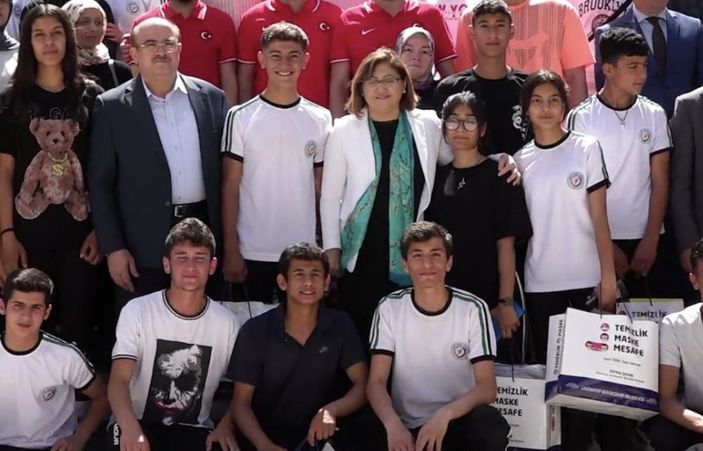 Gaziantep Büyükşehir Belediyesi, öğrencilere desteğini sürdürüyor