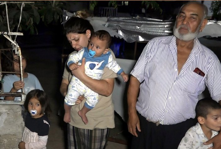 Antalya’da 8 aylık bebek, bir evin önüne bırakıldı