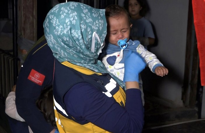 Antalya’da 8 aylık bebek, bir evin önüne bırakıldı