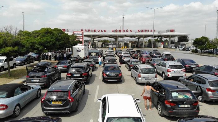 Kapıkule’de gurbetçilerin hüzünlü dönüş yolculuğu