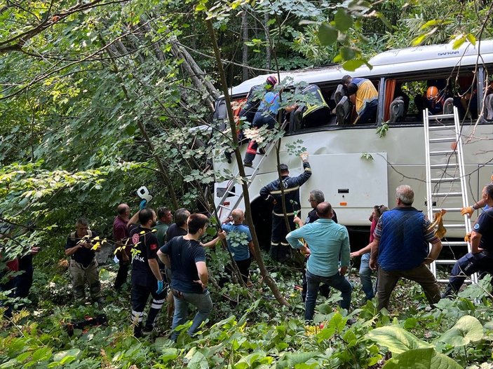 Bursa'da tur otobüsü kazası: Ölü ve yaralılar var