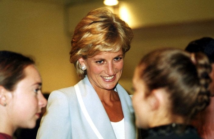 Prenses Diana'nın otomobili, 650 bin sterline satıldı