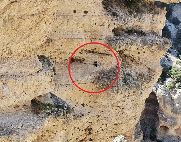 Mersin'de keçilerini kurtarmak isterken kayalıklarda mahsur kaldı