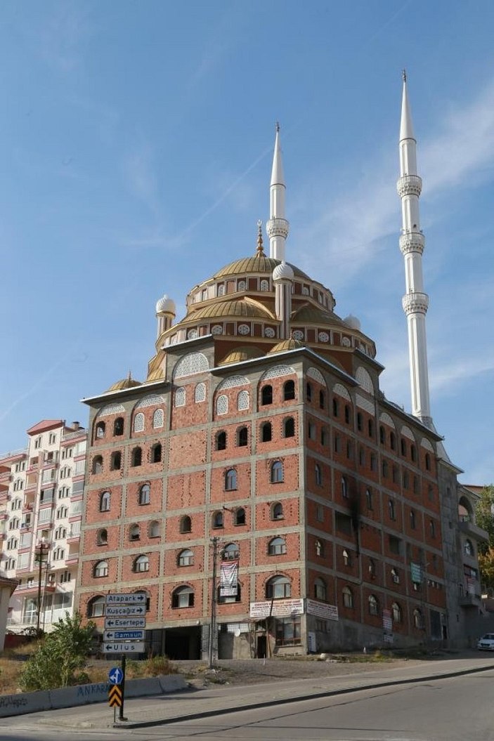 Ankara'nın 'apartman cami'si 11 yıl sonra tamamlandı