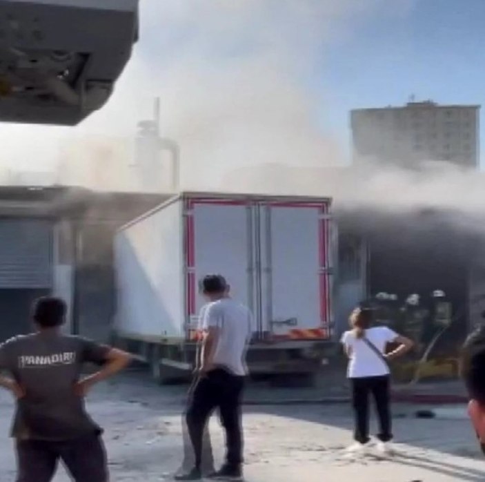 İstanbul Beylikdüzü'nde oto tamircide patlama