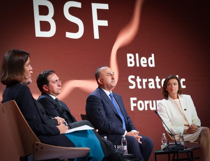 Mevlüt Çavuşoğlu: Ukrayna’nın toprak bütünlüğünün garanti altına alınması lazım
