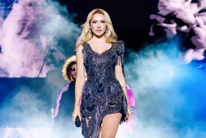 Balıkesir'de Hadise ile 25 bin kişi coştu