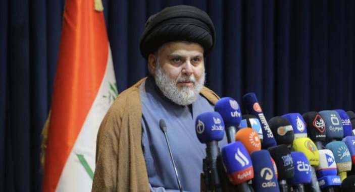Irak’ta Mukteda es-Sadr, siyasetten tamamen çekildiğini duyurdu