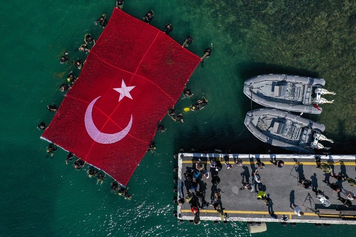 İstanbul Boğazı'nda 100'üncü Yıl Zafer Dalışı yapıldı