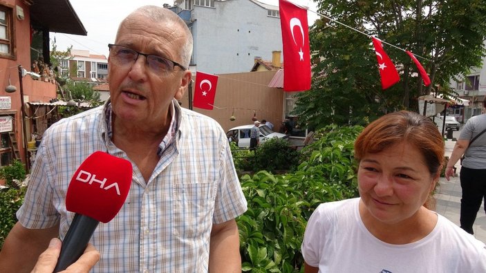 Balıkesir'de tarih öğretmeninin takdir toplayan bayrak hassasiyeti