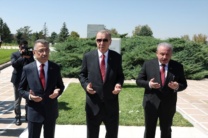 Cumhurbaşkanı Erdoğan ve devlet erkanı Anıtkabir'de