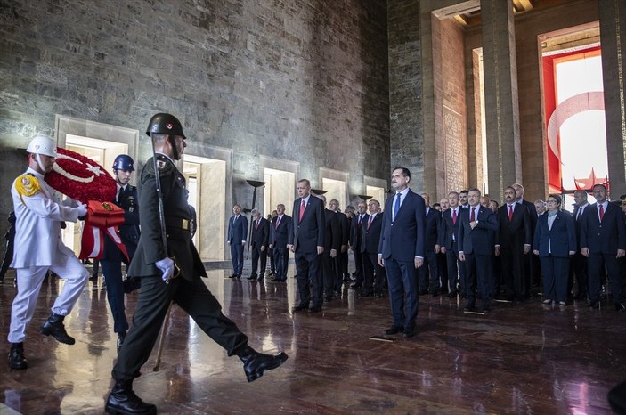 Cumhurbaşkanı Erdoğan ve devlet erkanı Anıtkabir'de