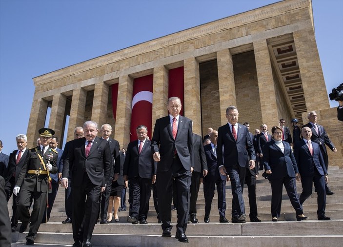 Cumhurbaşkanı Erdoğan ve devlet erkanı Anıtkabir'de