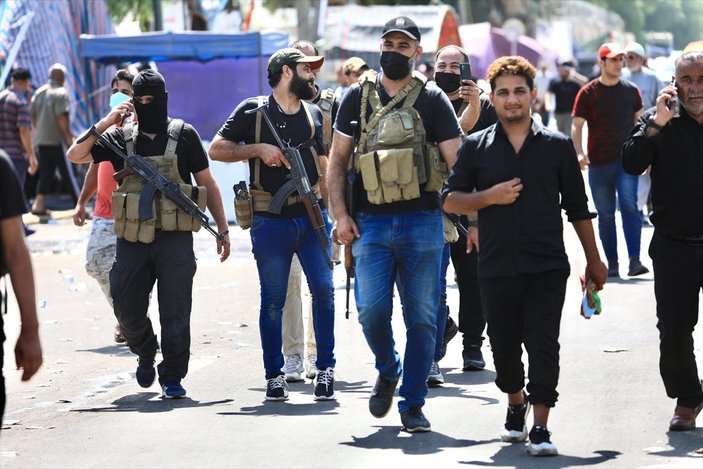 Bağdat'ta Sadr destekçileri sokaktan çekilmeye başladı